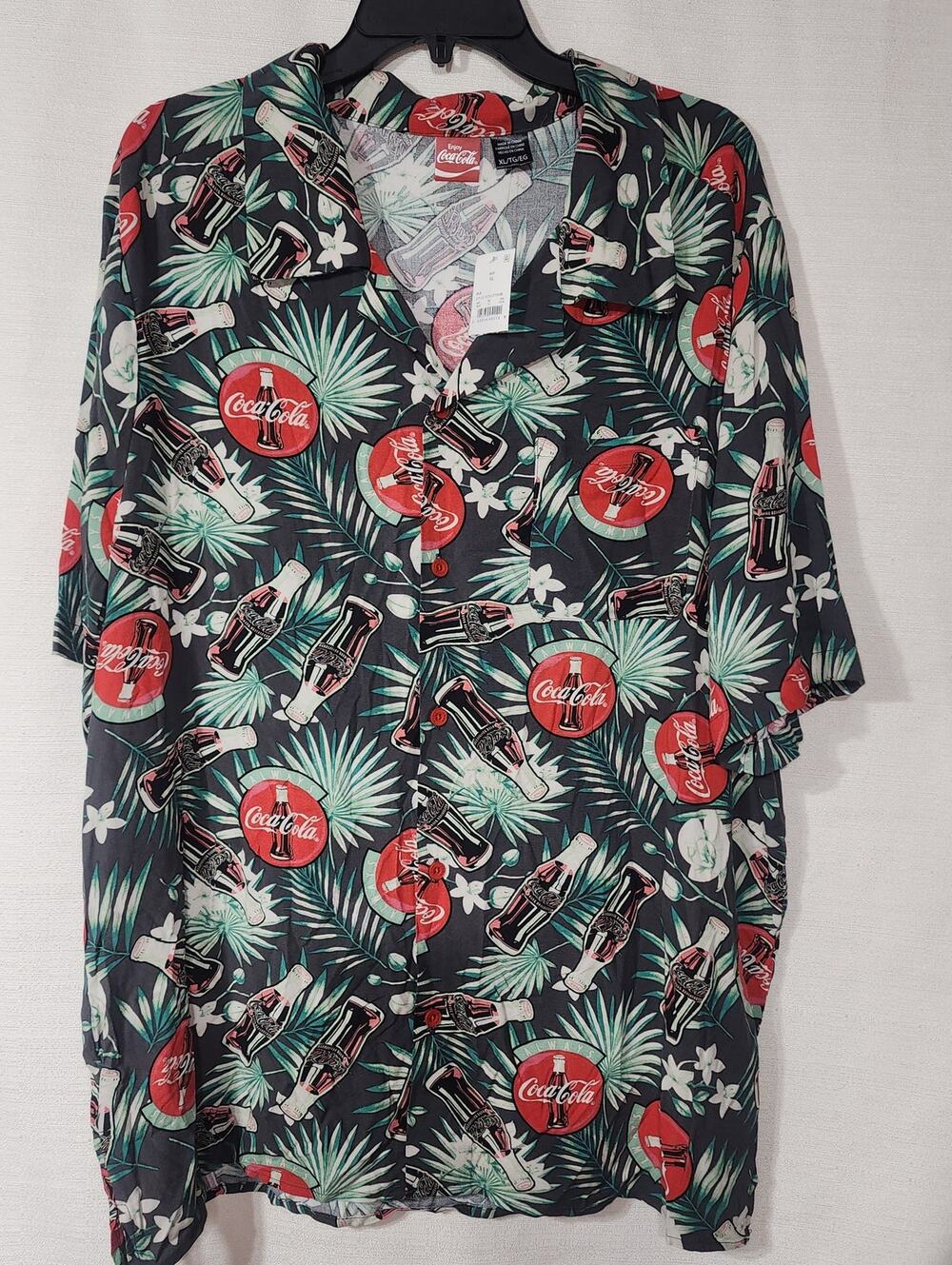 Coca cola collared button down short sleeve shirt size XL